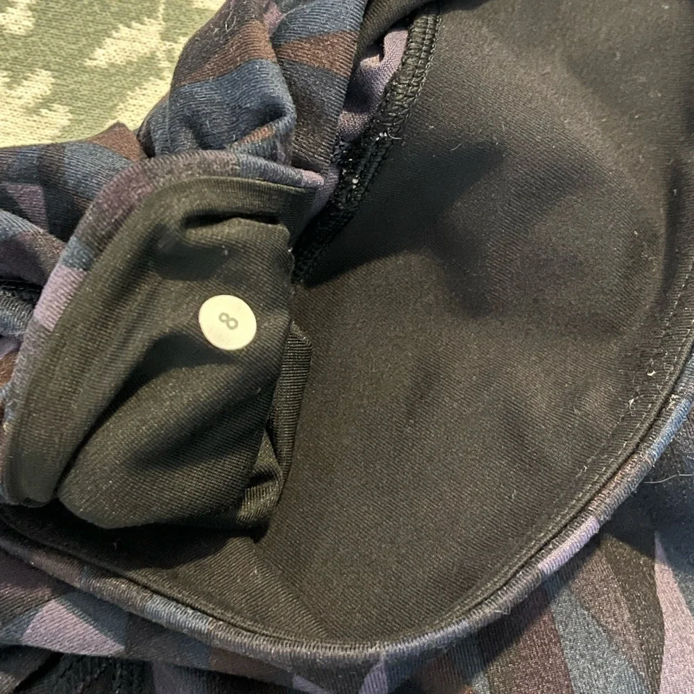 Lululemon stained glass leggings - Picture 5 of 6